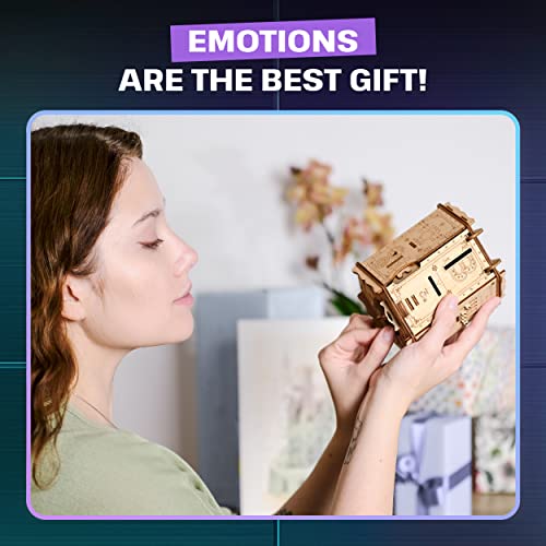 Pyramid Puzzle Box M787