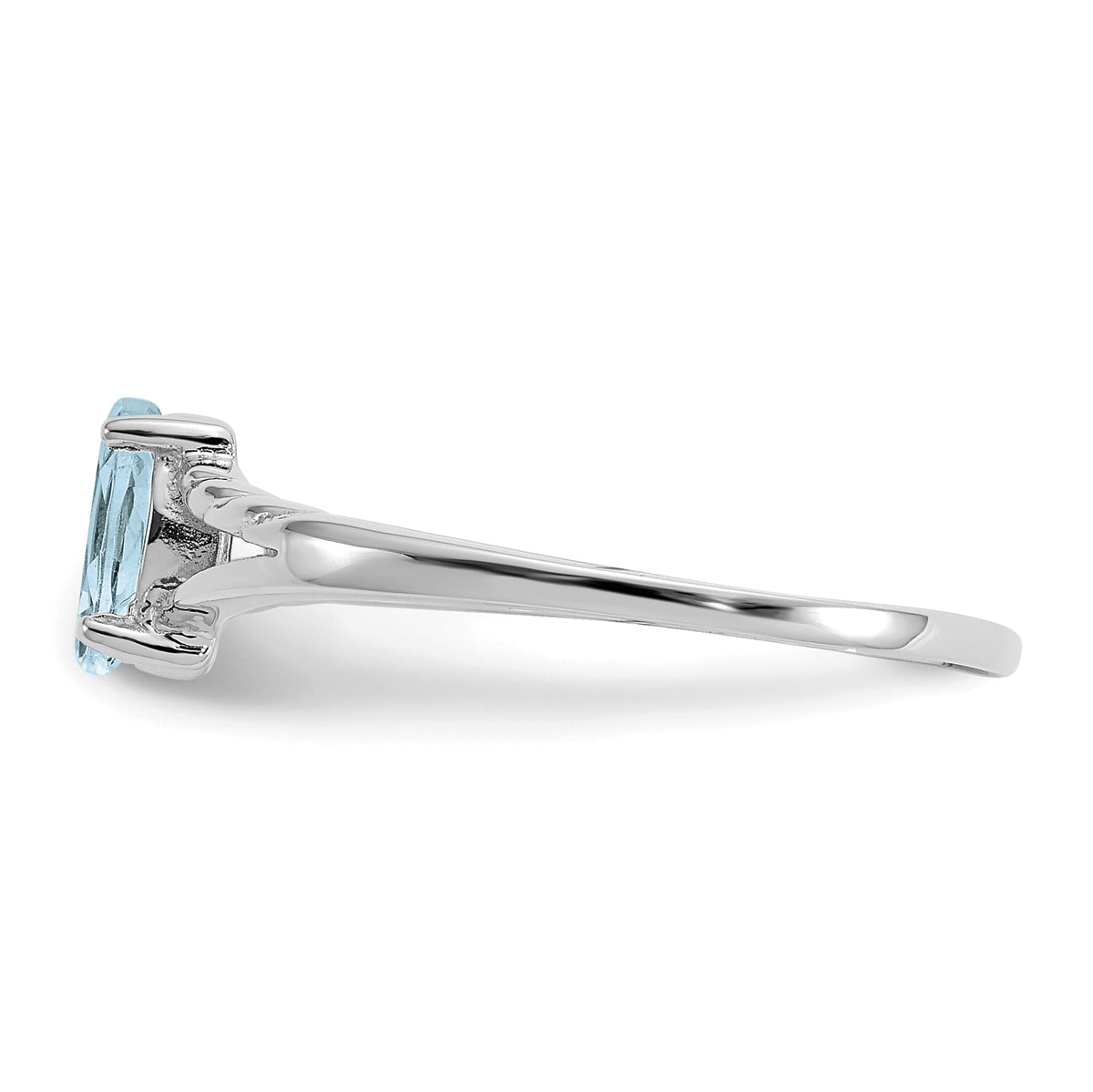 10 Karat White Gold Aquamarine Ring Z419138