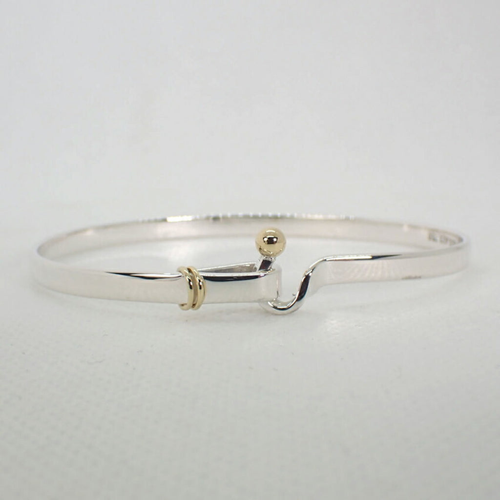 SV925 750 Hook & Eye Bangle C839