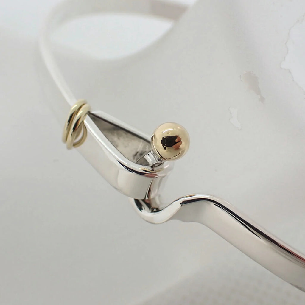 SV925 750 Hook & Eye Bangle C839