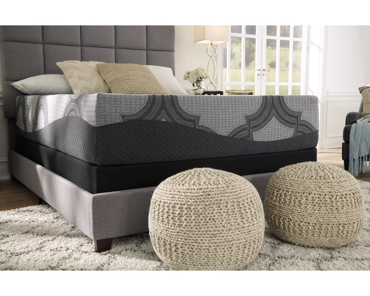 King Mattress Gray R90867